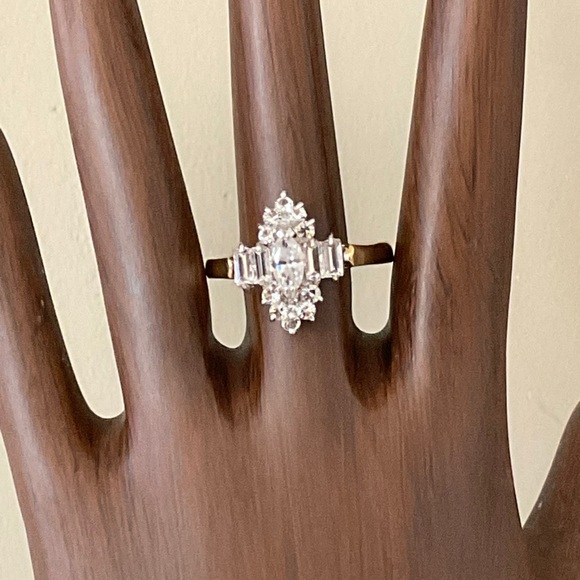 Vintage Victorian styled Ring - Picture 4 of 9